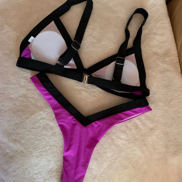 Cheeky bikini - Picture 2 of 4